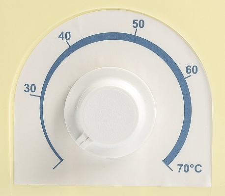 Модель оснащена удобным поворотным регулятором температуры (нажмите на фото для увеличения)