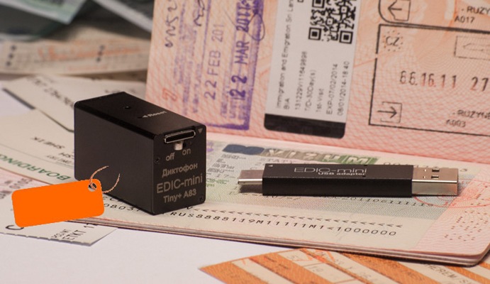 Диктофон "EDIC-mini Tiny+ A83" и USB-адаптер из комплекта поставки