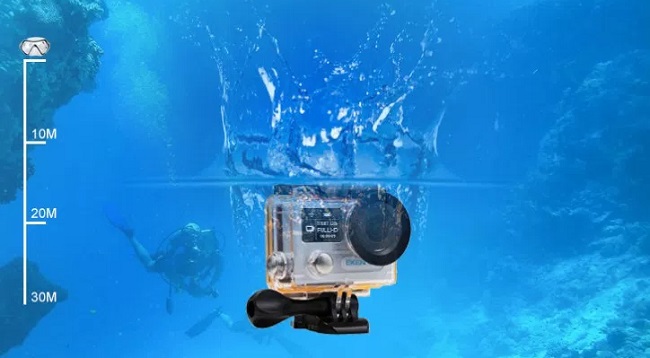Специальный аквабокс, поставляющийся в комплекте с камерой, позволяет вести полноценную съемку под водой на солидной глубине