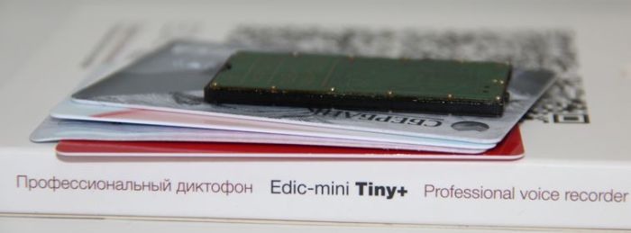 Диктофон "EDIC-mini Tiny+ A83" и USB-адаптер из комплекта поставки