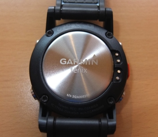 Спортивные часы Garmin Fenix. Вид сзади