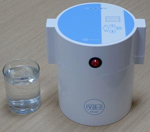 Конструкция прибора крайне проста, однако это не мешает ему приготавливать невероятно полезную воду в домашних условиях