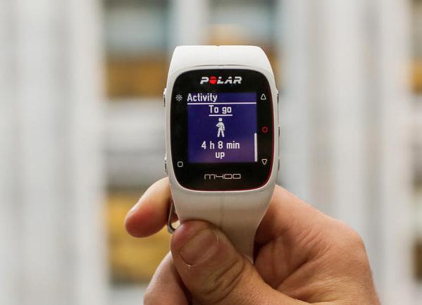 Пульсометр Polar M400 HR white рассчитает примерное время финиша