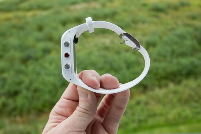 Пульсометр Polar M400 HR white обладает минимальной толщиной