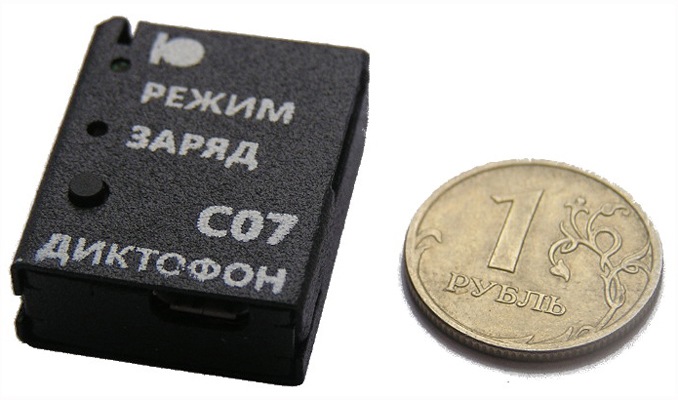 Оцените миниатюрные размеры цифрового диктофона "СОРОКА-07"