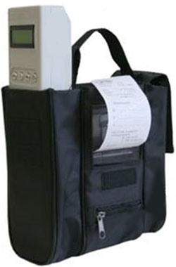 Принтер анализатора алкоголя "АКПЭ-01М" способен работать прямо из сумки, что очень удобно
