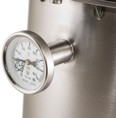 Благодаря точному термометру на баке автоклава "Ханхи" не составит труда поддерживать оптимальную температуру для приготовления консервов