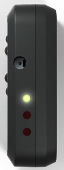 Уровень разрядки аккумулятора можно определить по светодиодам на боковой поверхности прибора (увеличение фото по клику)
