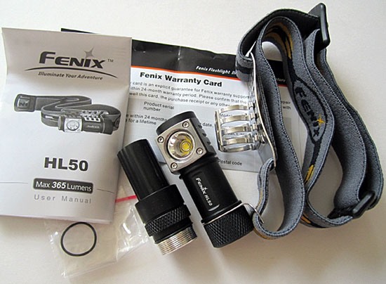 В комплект поставки налобного фонаря "Fenix HL50 XM-L2 T6" входят два отсека для батареек разного типоразмера