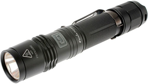 Светодиодный фонарь "Fenix PD35 XM-L2 U2" имеет эргономичное, интуитивно понятное, управление и красивый дизайн (нажмите на изображение, чтобы увеличить)