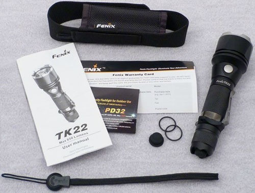 Комплект поставки тактического фонаря "Fenix TK22"