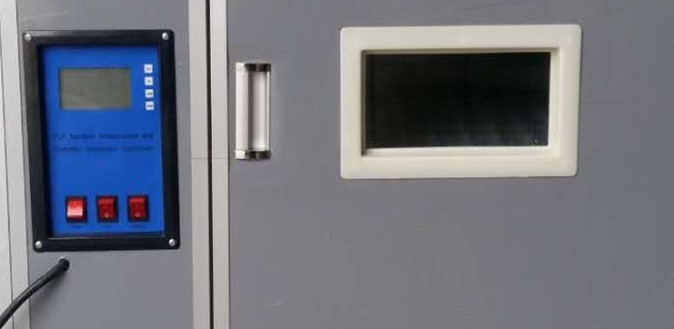 Для визуального контроля за вылуплением пернатого молодняка на лицевой стороне инкубатора предусмотрено специальное окошко