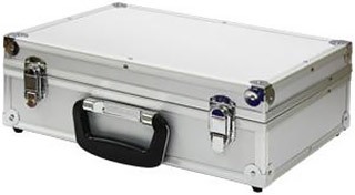 Видеокамера для рыбалки "JJ-CONNECT Underwater Camera Color" и принадлежности к ней поставляются в алюминиевом кейсе