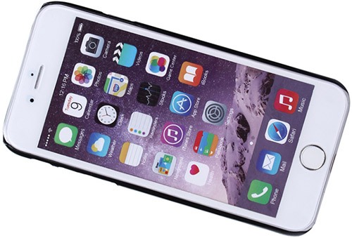 Чехол-ресивер, надетый на Apple "iPhone 6 Plus" практически незаметен визуально