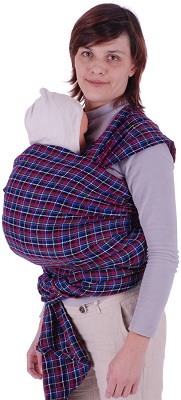 Слинг-шарф "Уют" отлично сочетается с теплой маминой одеждой и защищает малыша от холода (нажмите на фото для увеличения)