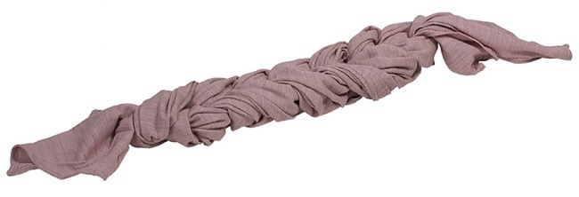 Слинг-шарф "Уют" достаточно длинный — он подходит для самых разных вариантов намотки и у Вас даже останутся "хвосты", чтобы можно было дополнительно укрыть ребенка при необходимости