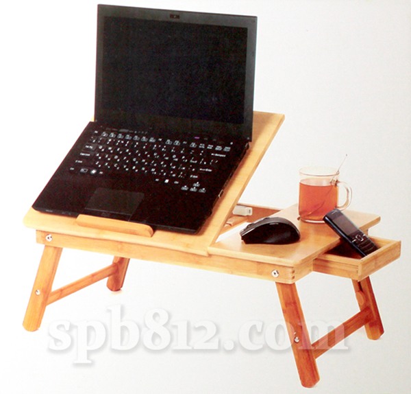 На бамбуковом столике "Bamboo 2" достаточно места для ноутбука, мышки, сотового и даже... для чашки с чаем!