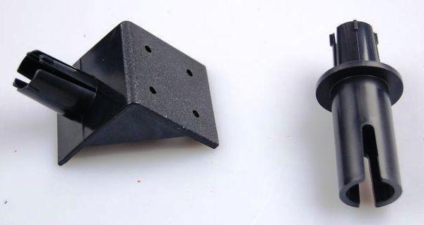Два кронштейна из комплекта отпугивателя Weitech WK-0051 — для крепления на стену и на трубу